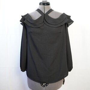 Lette Cold Sholder Halter neck long sleeve shirt. SIze-S.
